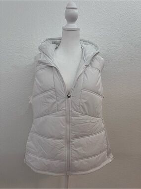 Avia White Puffer Vest Women’s Large Hooded Lightweight Zip Front Athleisure